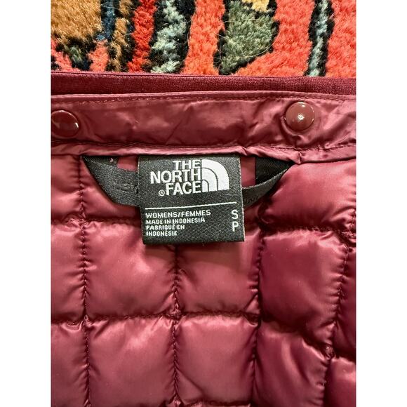 The North Face Women's Small Thermoball Jacket Coat Puffer Puffy Red Maroon - Picture 3 of 12